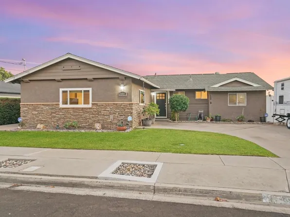 8311 Beaver Lake Dr, San Diego, CA 92119