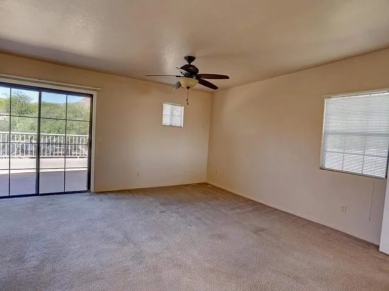 108 N Champagne Pl — Photo 18