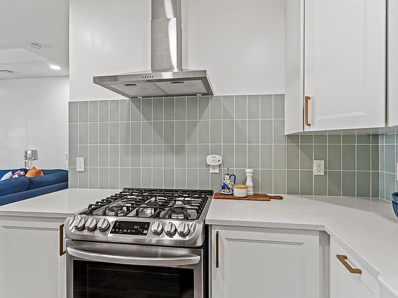 5th image of 135 38th St APT 606