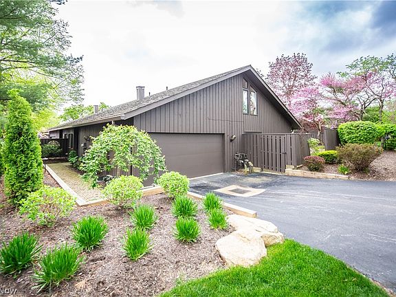 2nd image of 453-53 Meadowview Dr