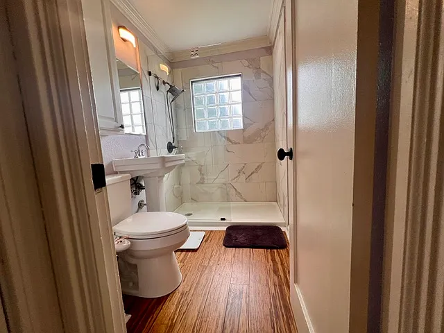 1426 E 38th St #D — Photo 21
