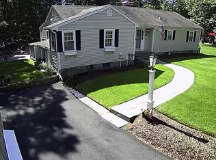 470 Braggs Ln, Barnstable, MA 02630