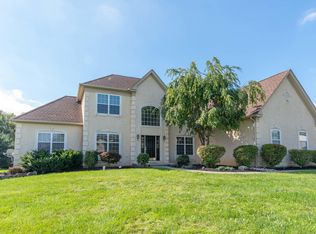 4400 Crosswinds Dr, Easton, PA 18045