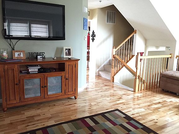 Living Rm at Top of Steps