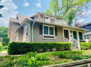 21 N Julian St #A, Naperville, IL