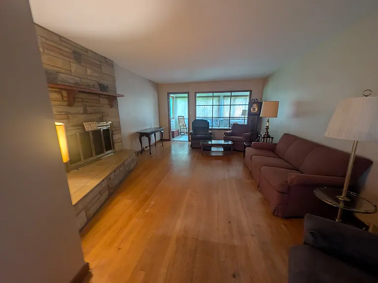 225 E Mennonite Rd — Photo 4