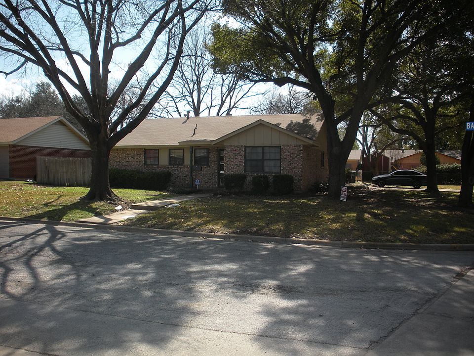 1st image of 701 Bayless Dr