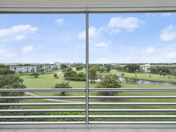 3520 Oaks Way #806, Pompano Beach, FL 33069