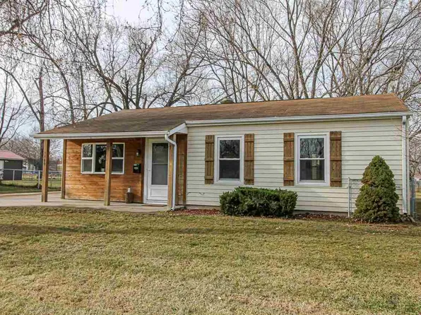 5480 Vermont St SW, Cedar Rapids, IA 52404