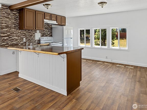 5th image of 970 W Garfield Avenue