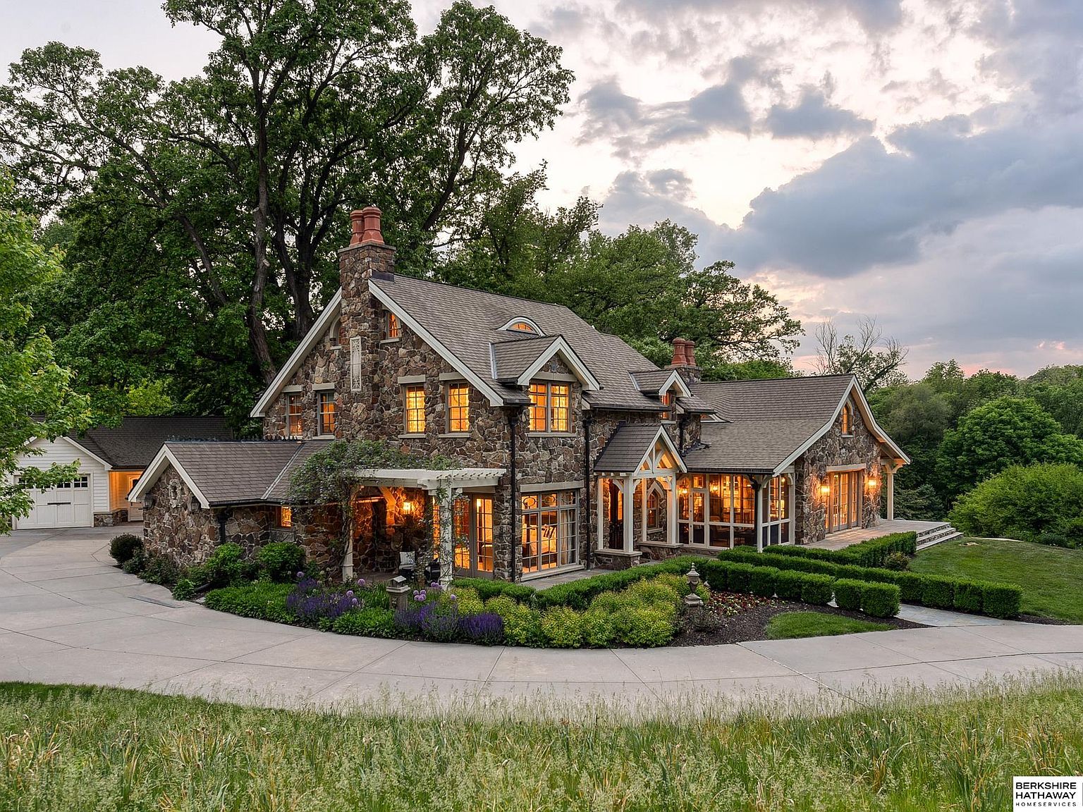 3835 Ponca Rd, Omaha, NE 68112 Zillow