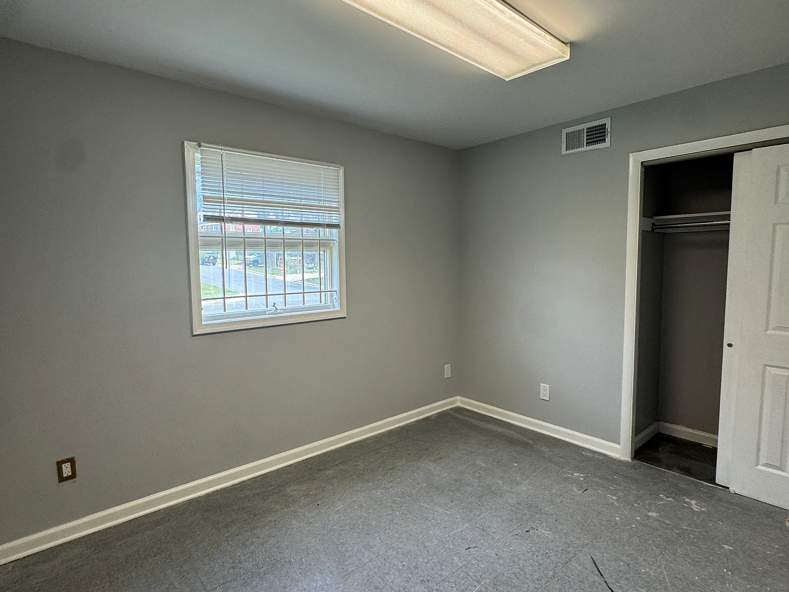 5 bed, 1800 sqft, $3,000 — Photo 2