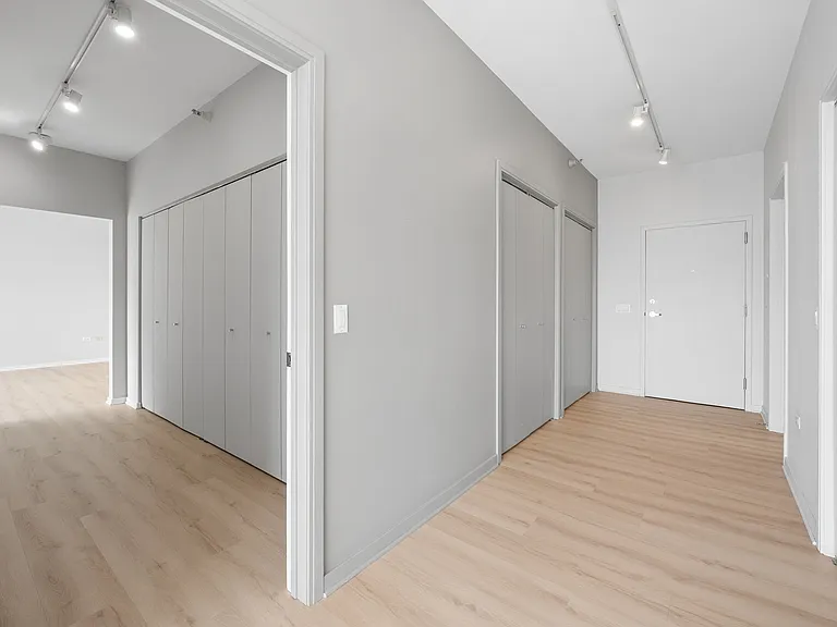 860 W Blackhawk St #1808 — Photo 18