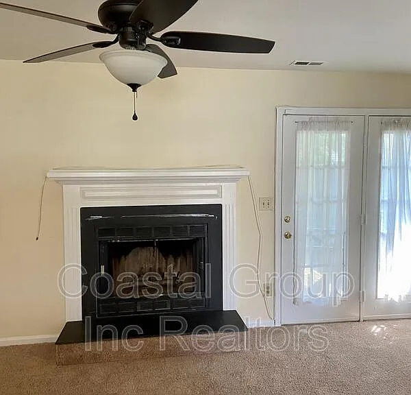 910 Jay Are Ct — Photo 8