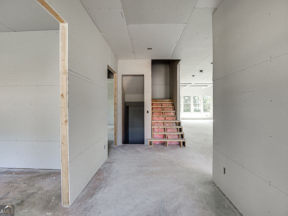5th image of 5541 Morningview Ln