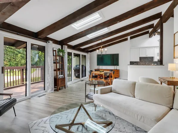 800 Aspen DRIVE #C5, Fontana, WI 53125