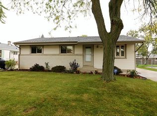 122 W Uncas Ave, Milwaukee, WI 53207