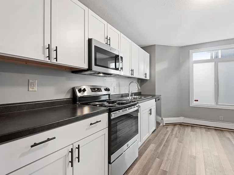 2407 Buchanan St NE #1 — Photo 11