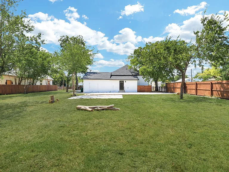 2425 Monterey St — Photo 28
