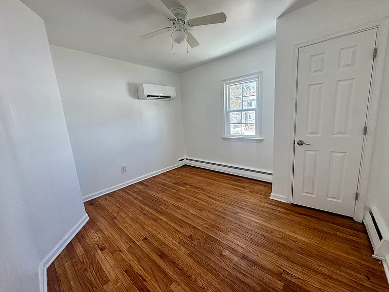 230 Church St — Photo 13