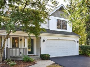 215 Spring Point Dr, Carpentersville, IL 60110