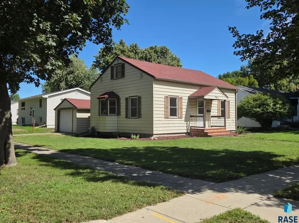 503 E Dodge St, Luverne, MN 56156
