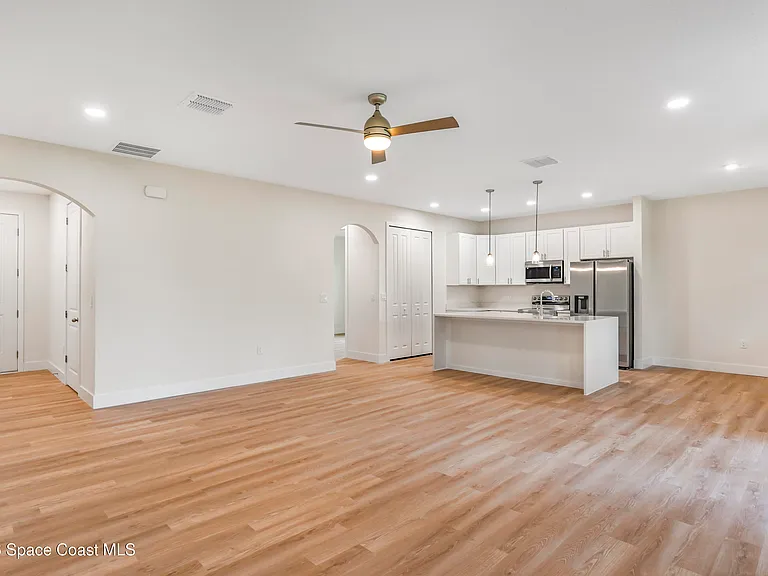 1041 Wesberry St SE — Photo 5