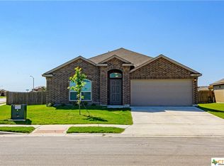 1600 W Nolte Farms Rd, Seguin, TX 78155