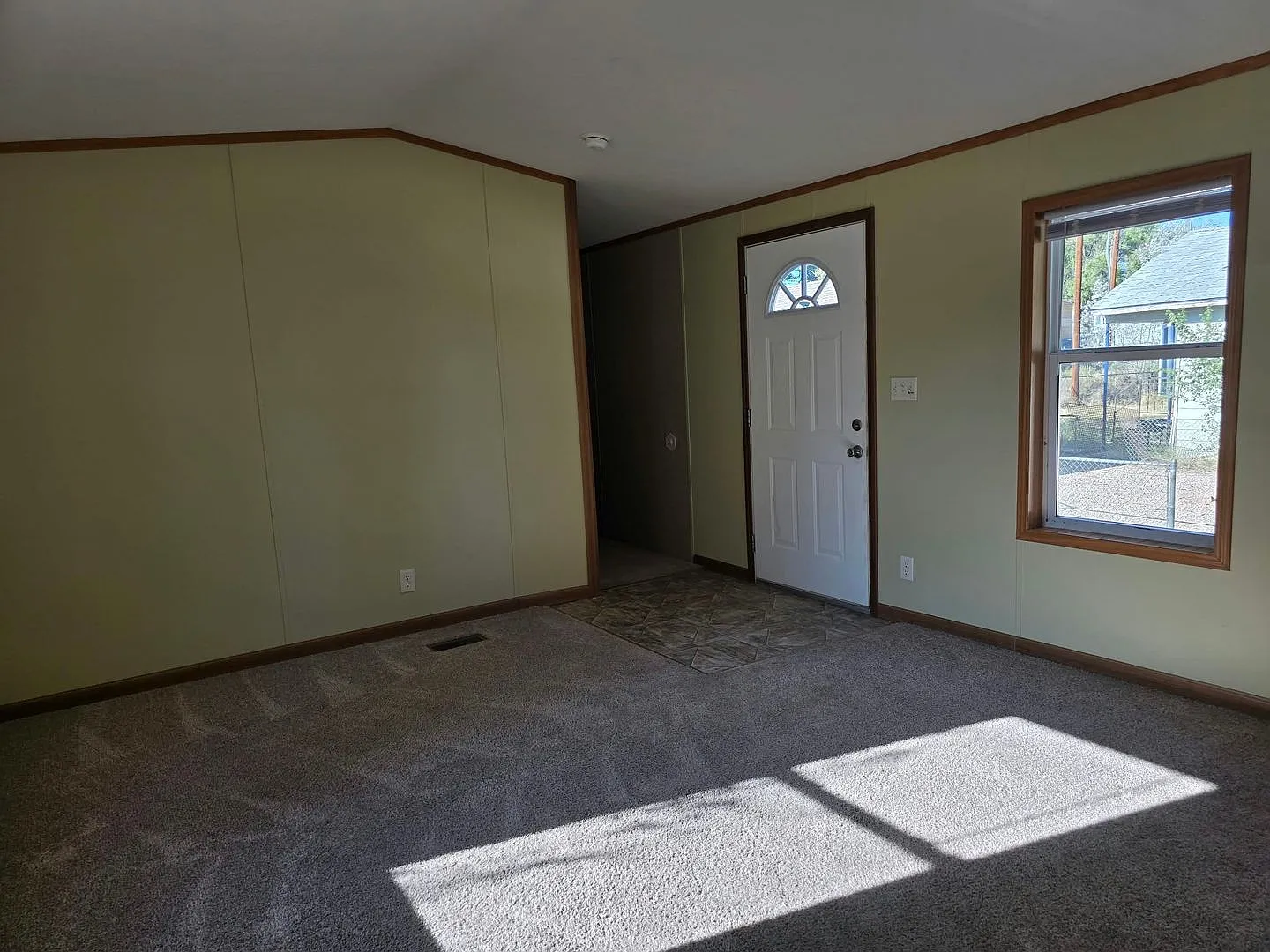 End of the Road Location 3 bd Mobile w/Garage — Photo 4