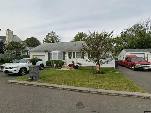 3238 Meadow St, Toms River, NJ 08753