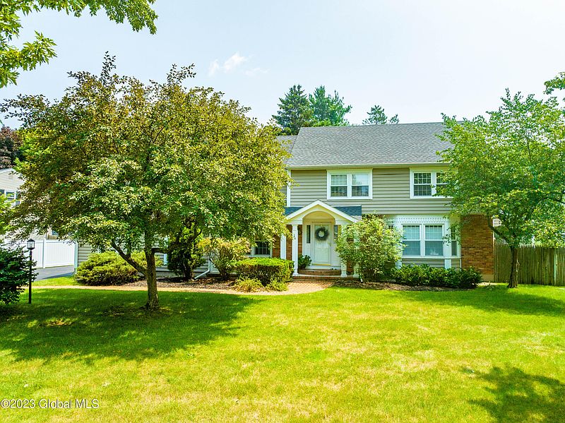 2nd image of 46 Green Meadows Lane
