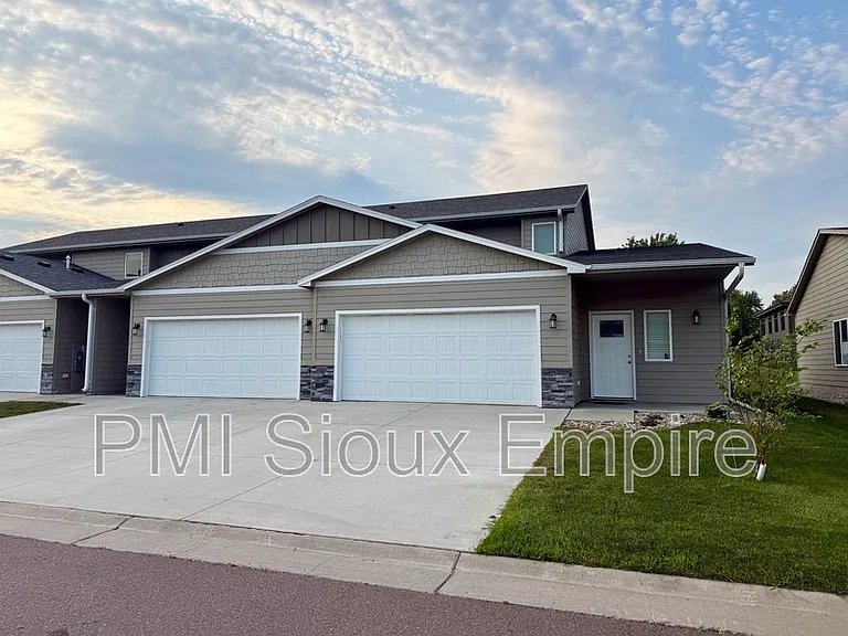 6114 E Copper Pl — Photo 1
