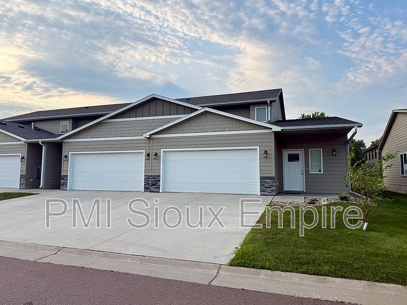 1st image of 6114 E Copper Pl