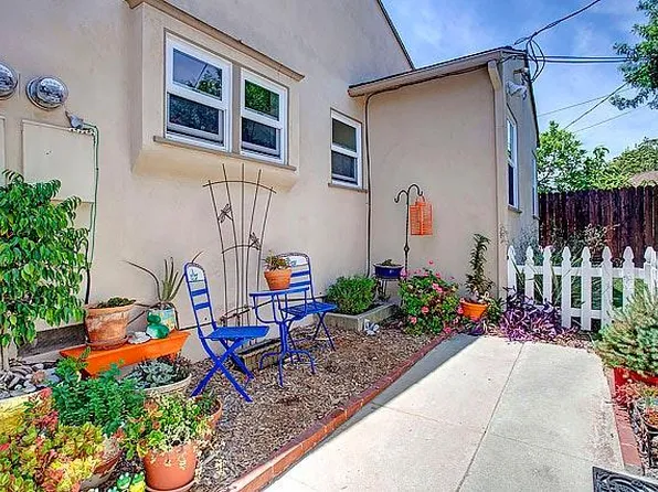 7801 Flight Ave, Los Angeles, CA 90045