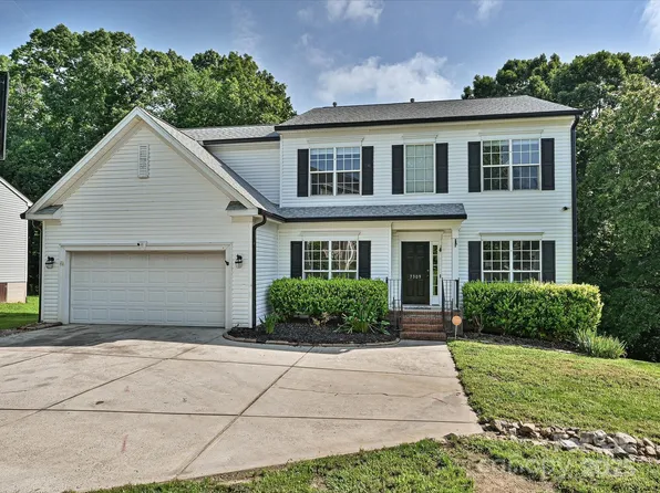 7309 Rock Hampton Ct, Harrisburg, NC 28075