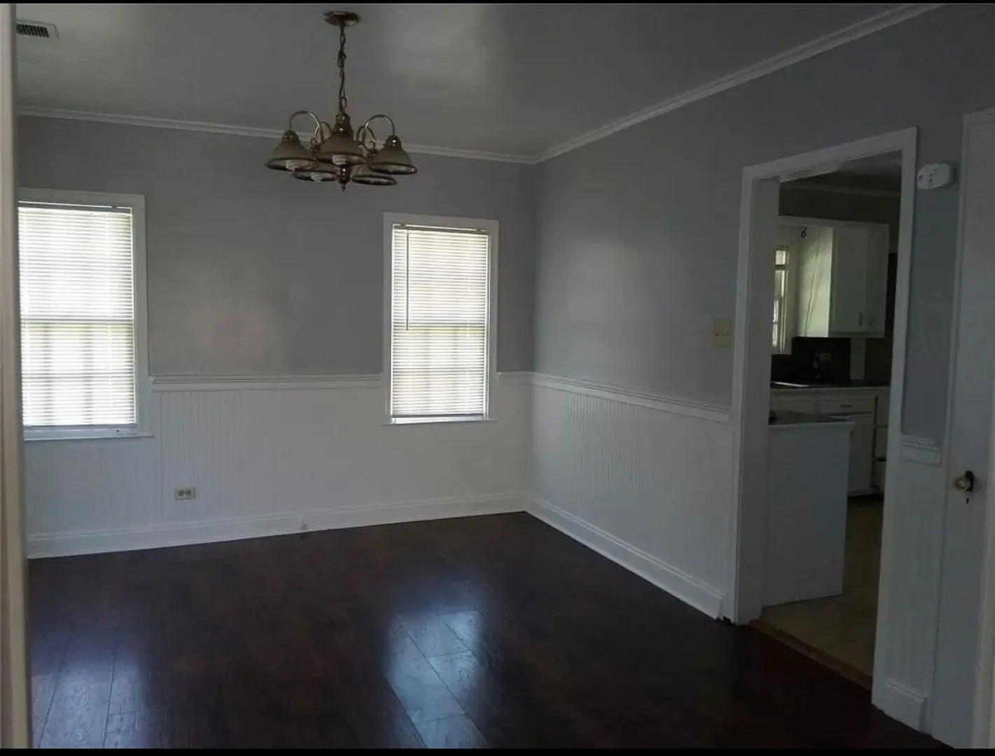 3 Bedrooms 2 Bath Spacious Brick Home — Photo 2