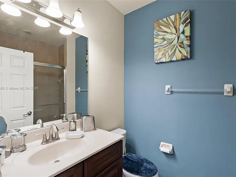 8825 NW 100th Pl — Photo 32