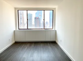 520 West 43rd Street 34F image 1 of 24