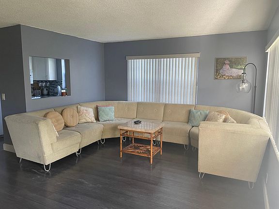 4th image of 140 Windsor Dr