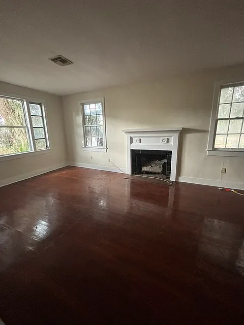 2 bed, 1.0 bath, $1,010 — Photo 2