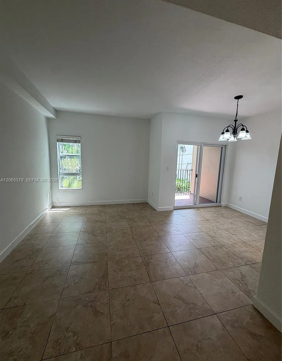 Coral Gables Douglas Sec — Photo 4