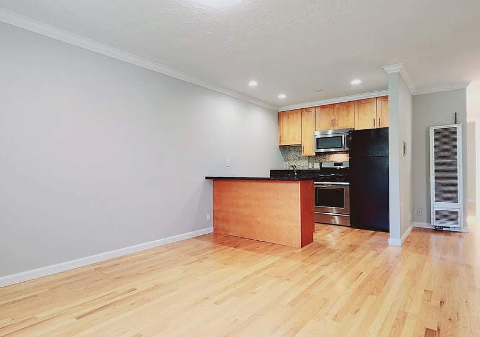 1700 Waller Street — Photo 3