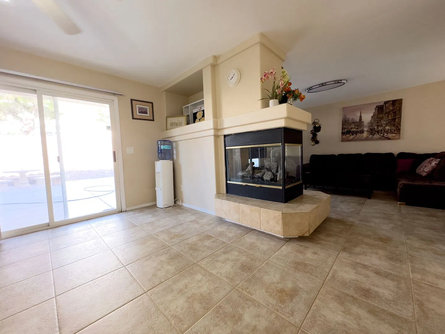 3-Bedroom Home with Loft & 2-Car Garage Mission Palm — Photo 2