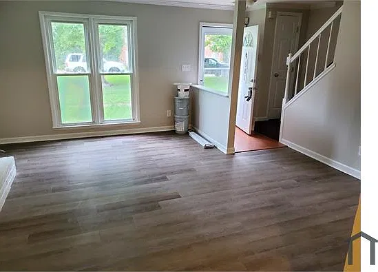 2 bed, 1250 sqft, $1,300 — Photo 2