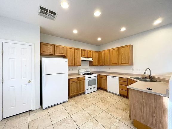 5th image of 6429 Azurelyn Ave