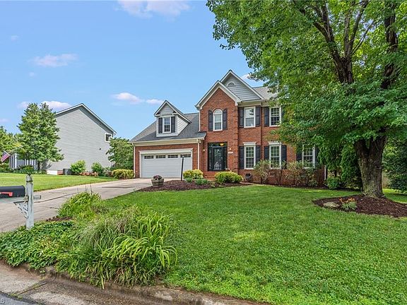 3rd image of 5620 Tradd Dr