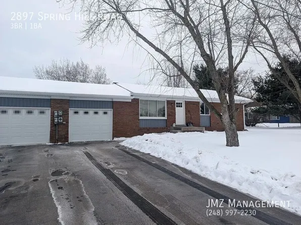 2897 Spring Hill Dr, Howell, MI 48843