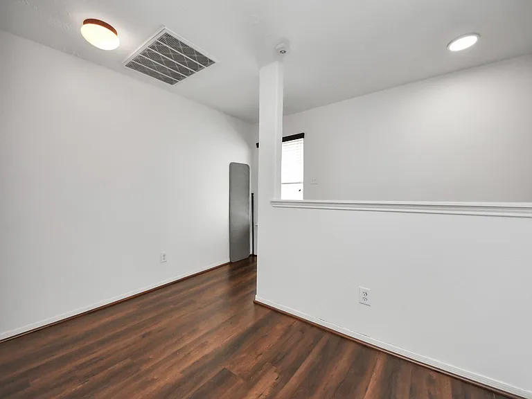5922 Hollister Cole — Photo 16