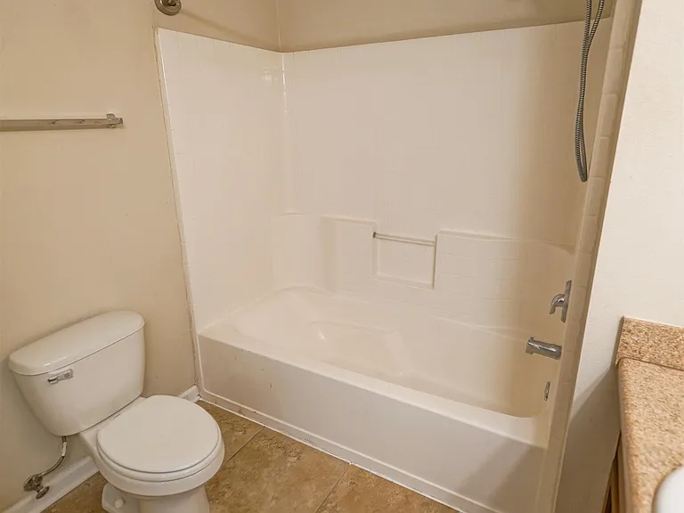 2400 Fred Smith Rd #204 — Photo 24