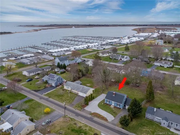 116 Harbor Parkway, Clinton, CT 06413